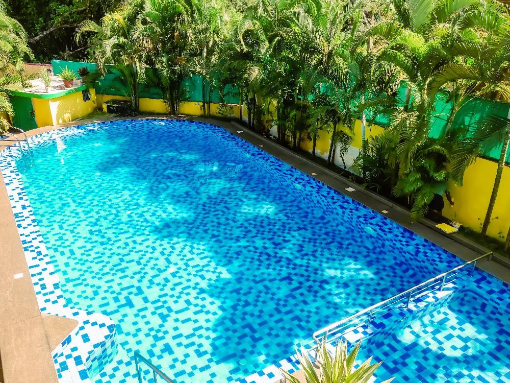 ASHVEM BEACH INN - 8