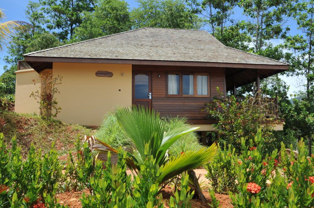 CERF ISLAND RESORT (child only 7+) - 9