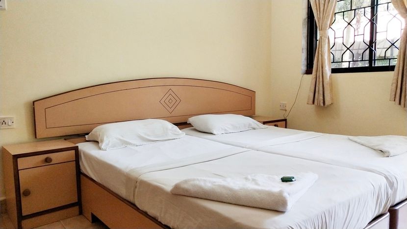 AMIGO PLAZA GUESTHOUSE - 4