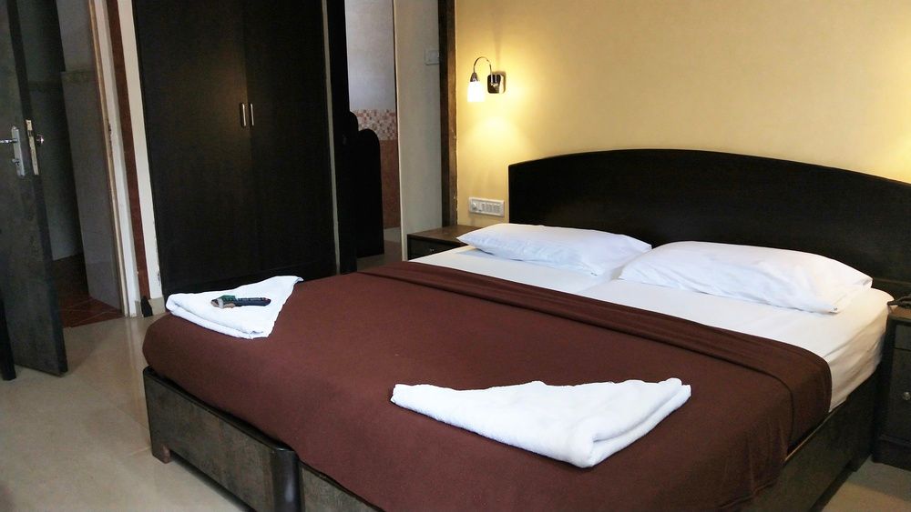 AMIGO PLAZA GUESTHOUSE - 7