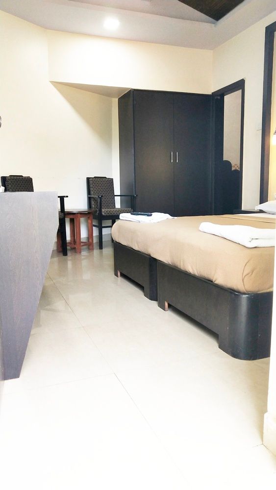 AMIGO PLAZA GUESTHOUSE - 6