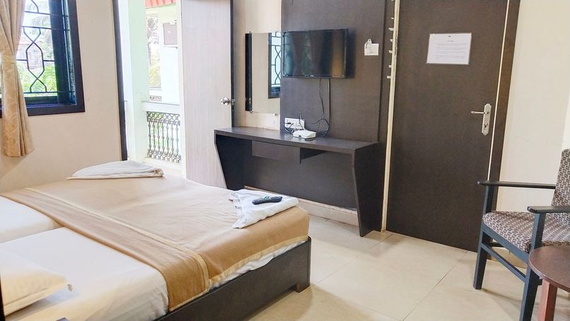 AMIGO PLAZA GUESTHOUSE - 5