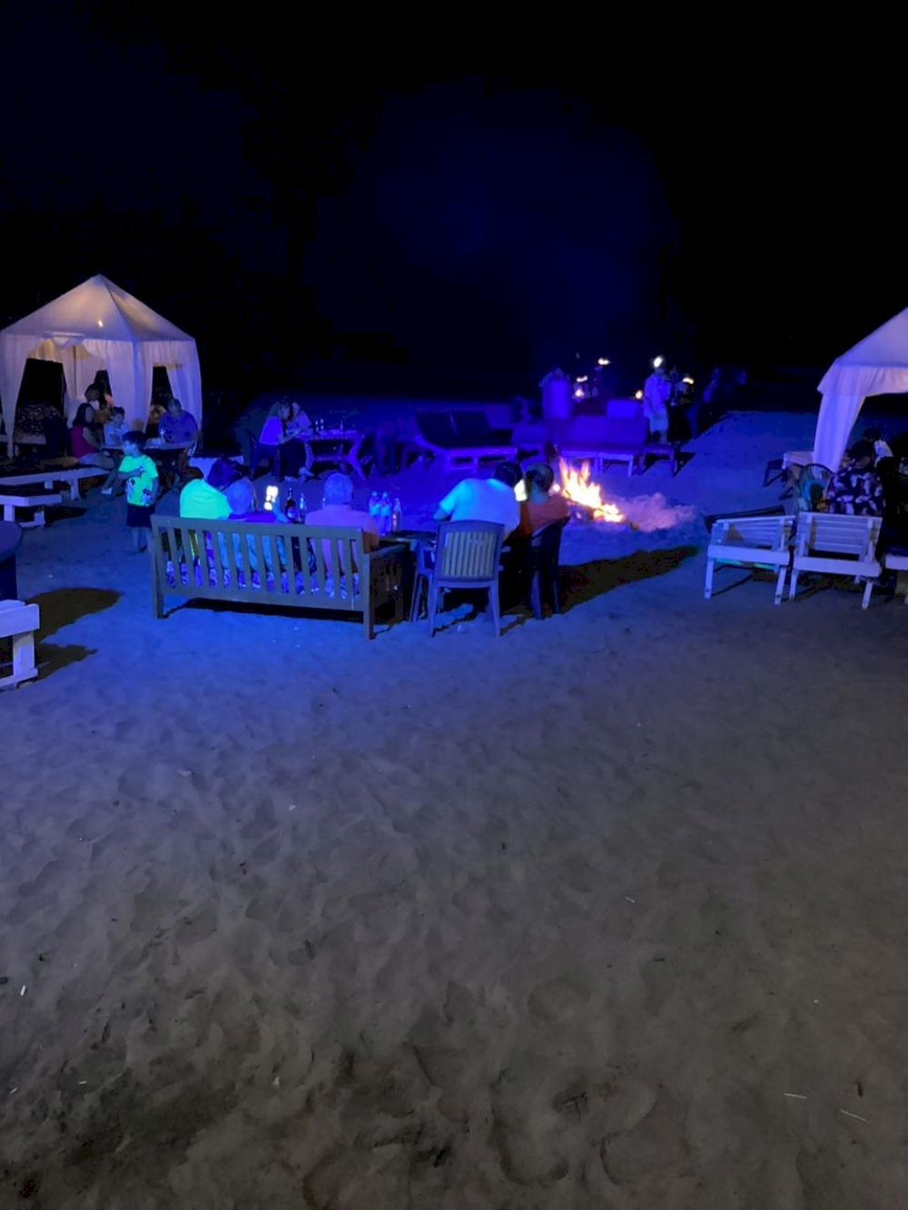 SYDNEY X CAFE & BEACH HUTS - 9