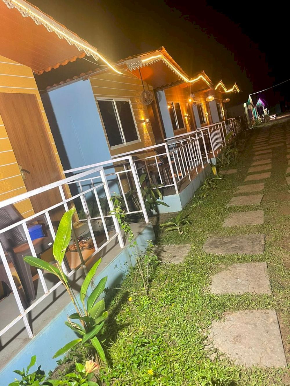 SYDNEY X CAFE & BEACH HUTS - 6