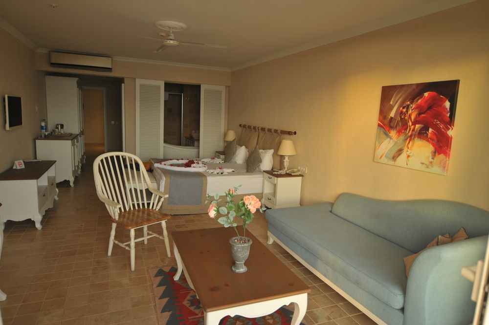 Andriake Beach Club Hotel - 58