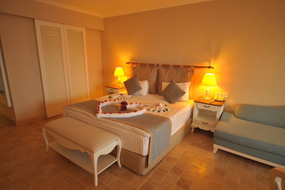 Andriake Beach Club Hotel - 57