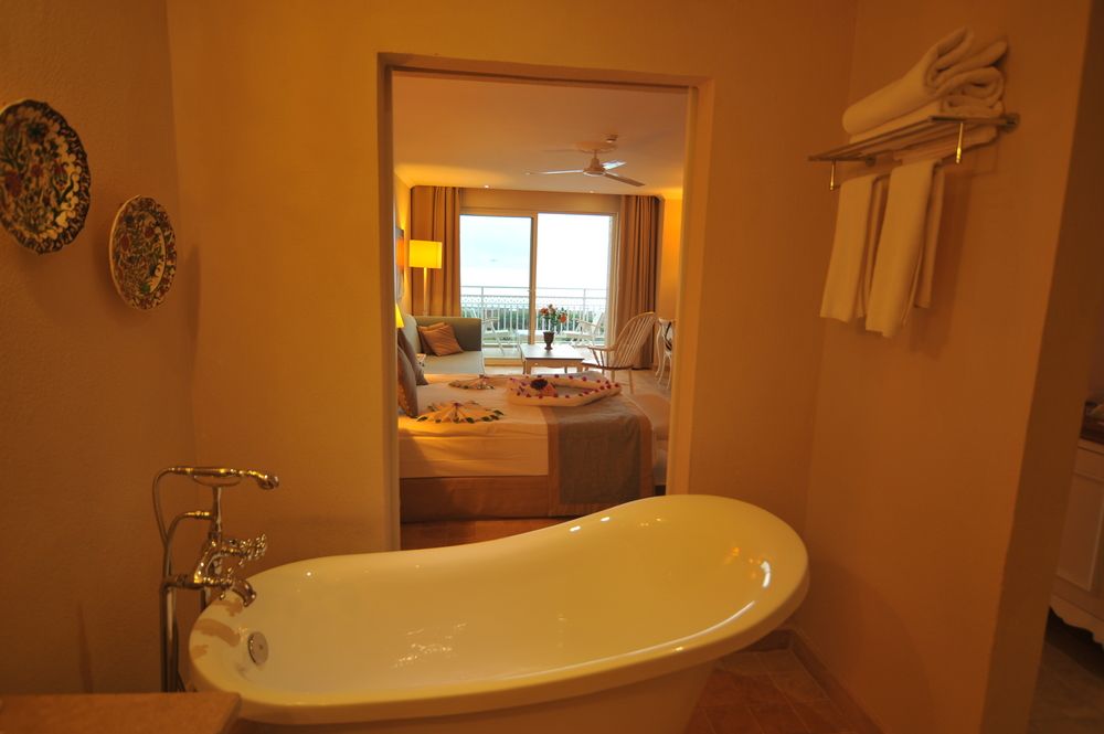 Andriake Beach Club Hotel - 53