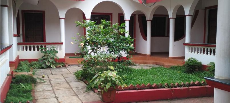 JULIE JOLLY GUESTHOUSE - 3