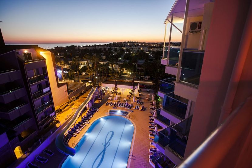 Infinity Beach Hotel - 6