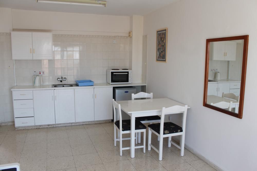 FLOREA HOTEL APTS (Class B) - 32