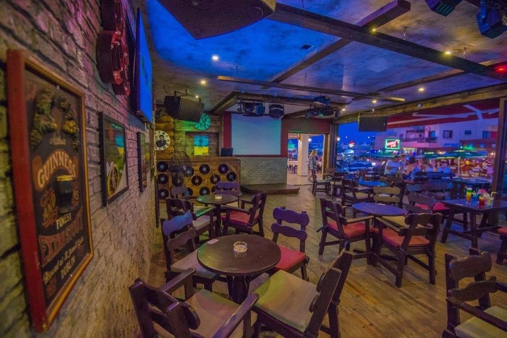 WINDMILLS HOTEL APTS - 10