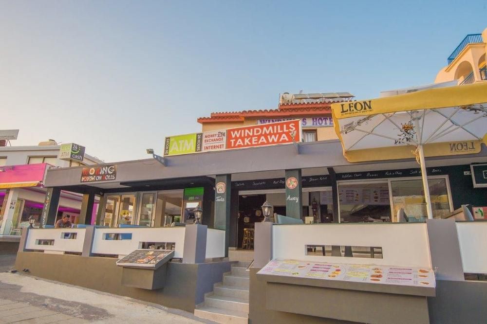 WINDMILLS HOTEL APTS - 17