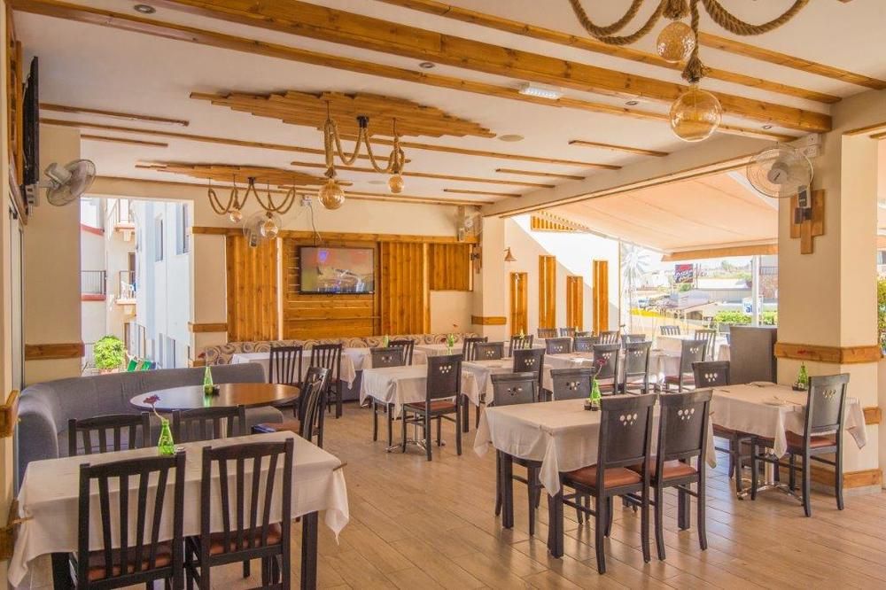 WINDMILLS HOTEL APTS - 13