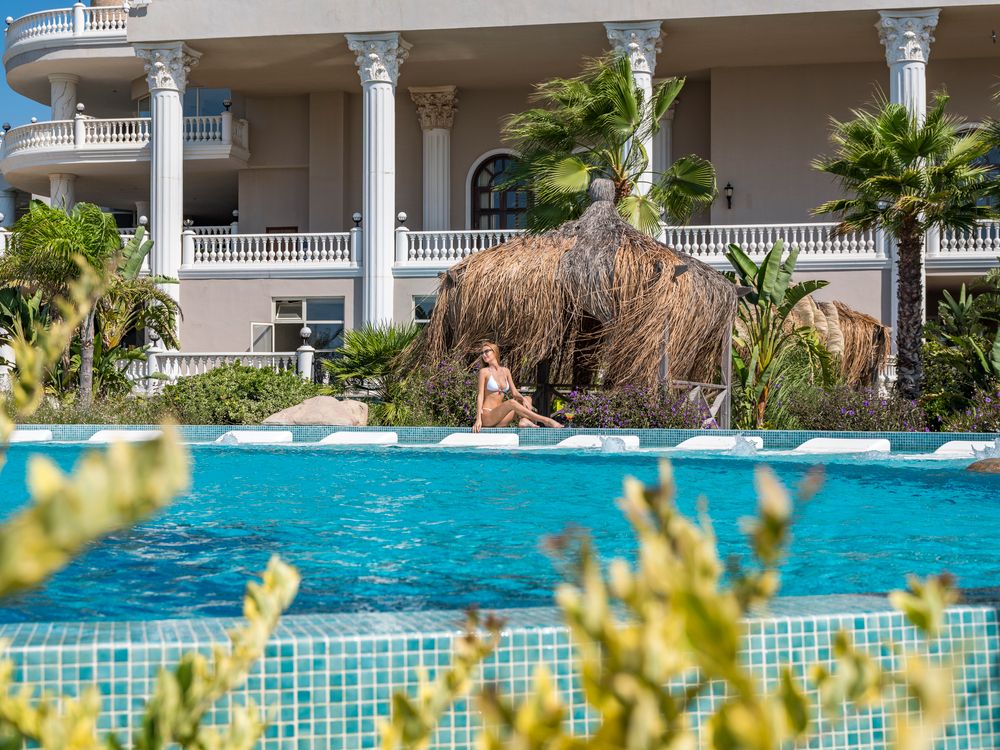 Starlight Resort Hotel - 86