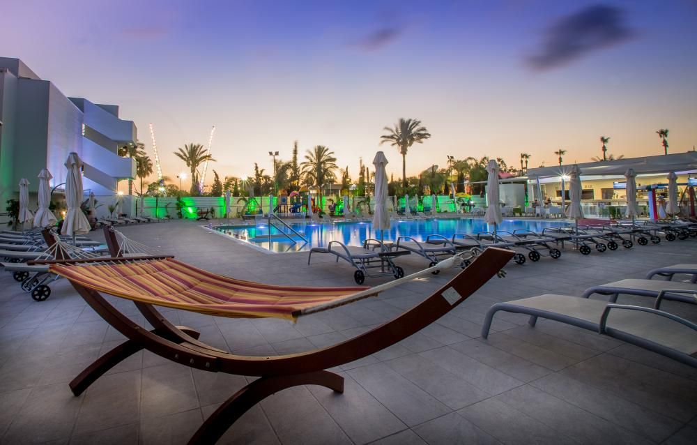 NICHOLAS COLOR HOTEL - 45