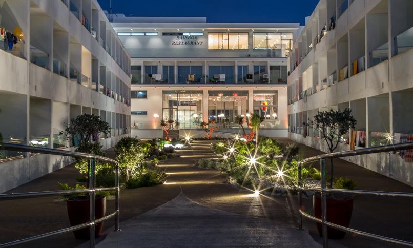 NICHOLAS COLOR HOTEL - 3