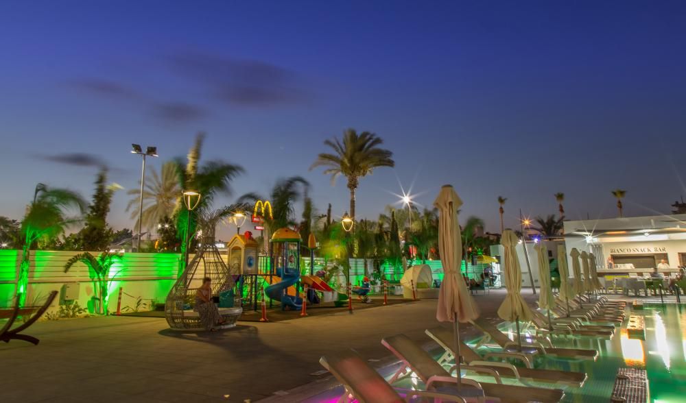 NICHOLAS COLOR HOTEL - 33