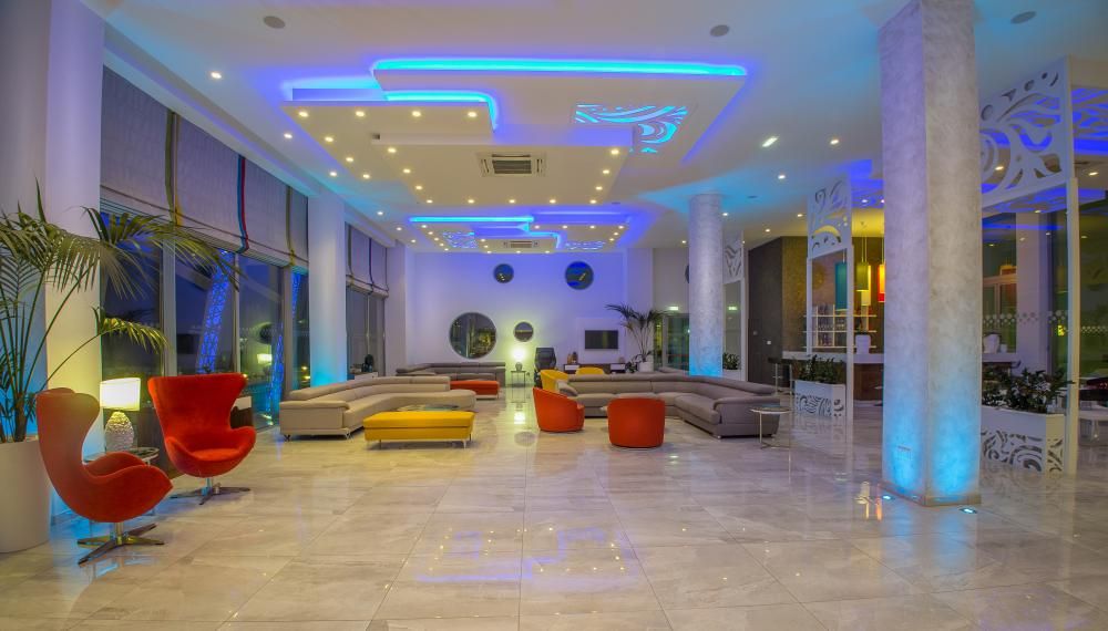 NICHOLAS COLOR HOTEL - 13