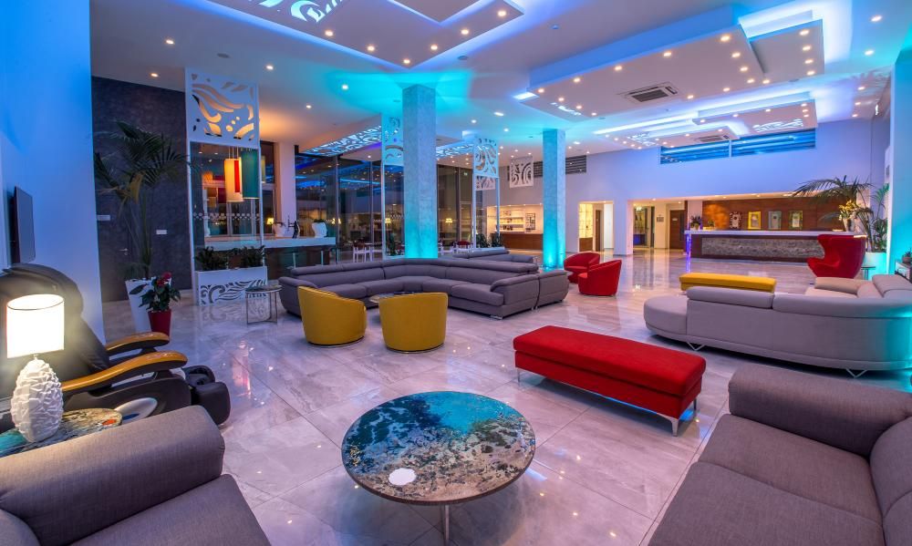 NICHOLAS COLOR HOTEL - 15