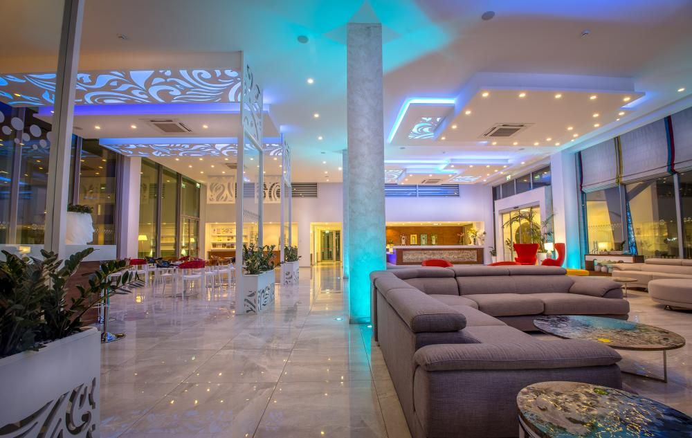 NICHOLAS COLOR HOTEL - 19