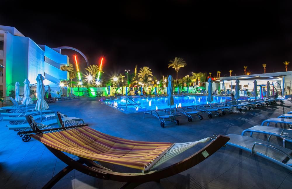 NICHOLAS COLOR HOTEL - 44