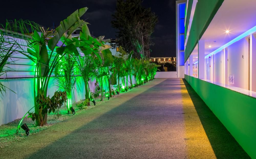 NICHOLAS COLOR HOTEL - 4