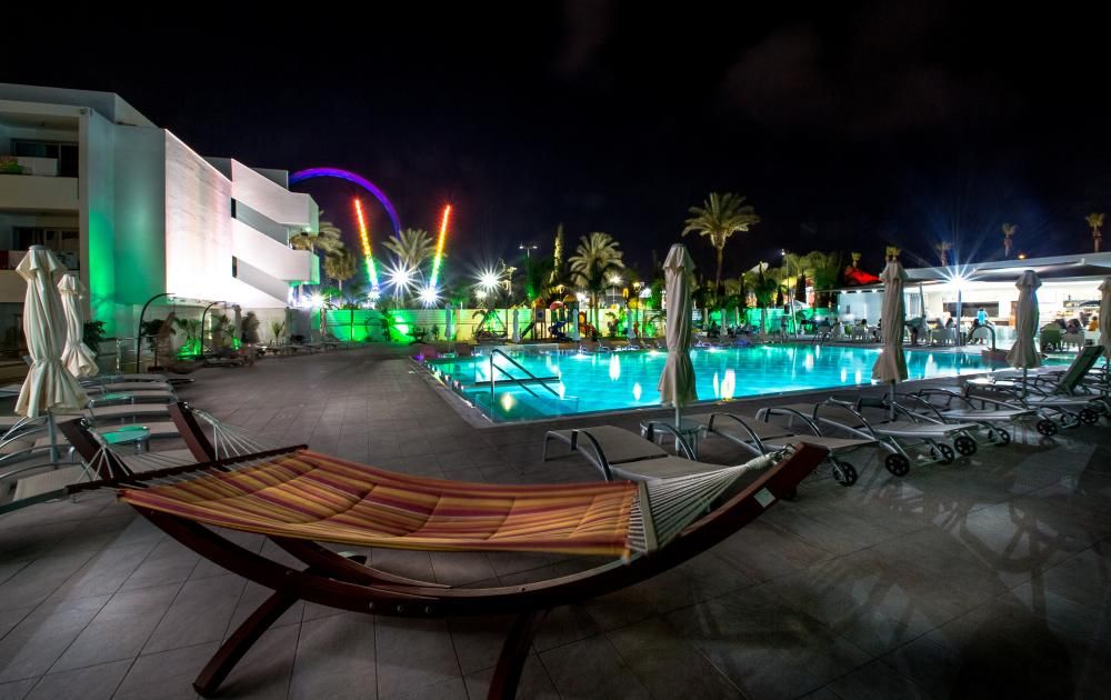 NICHOLAS COLOR HOTEL - 43