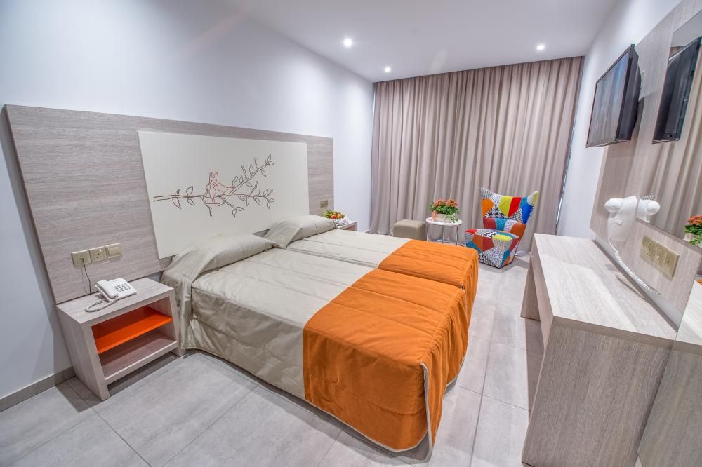 NICHOLAS COLOR HOTEL - 54