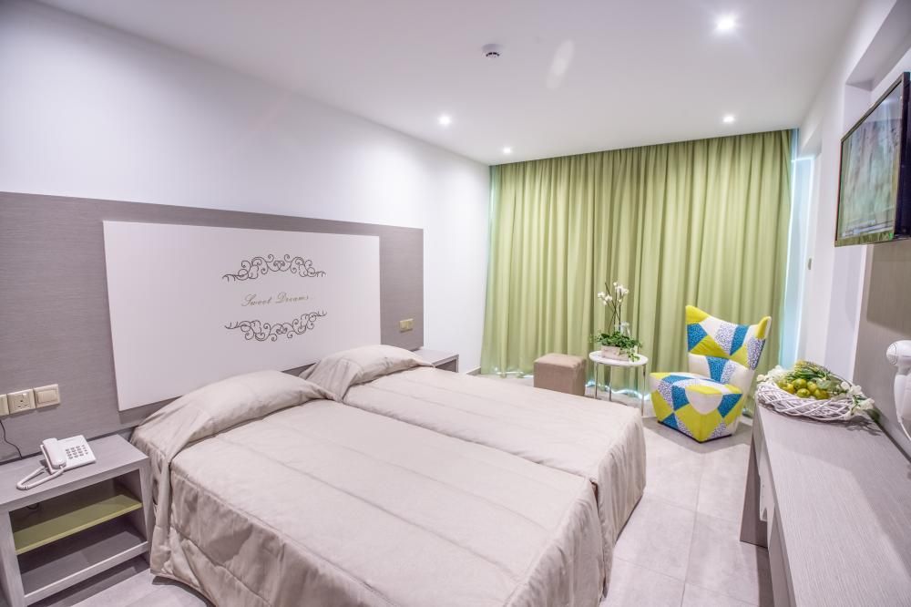 NICHOLAS COLOR HOTEL - 59