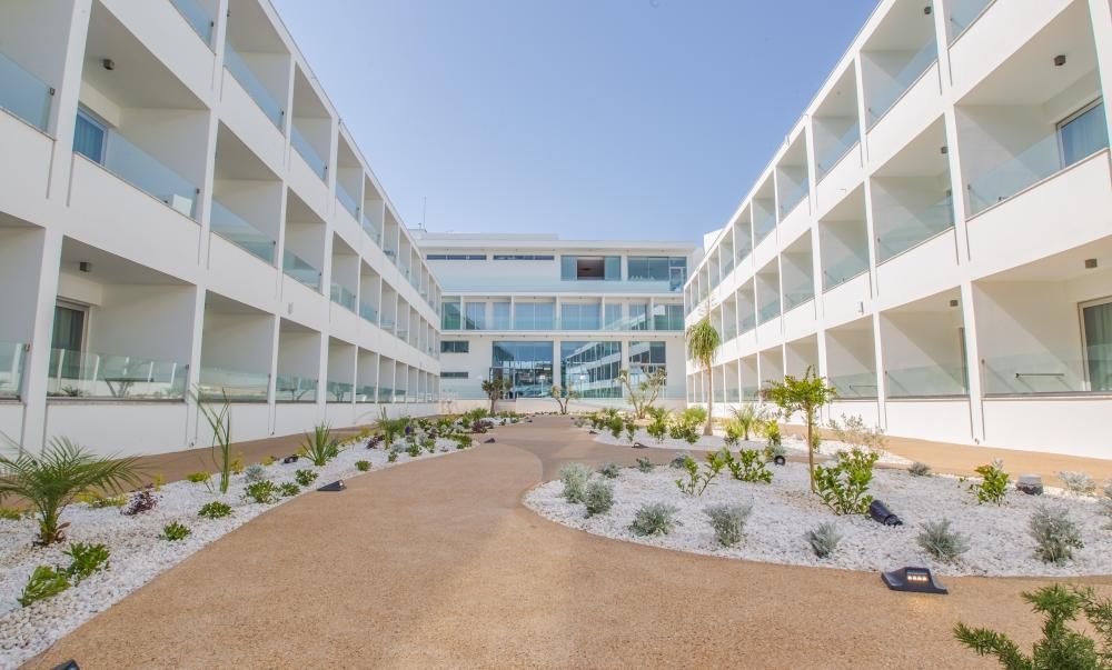 NICHOLAS COLOR HOTEL - 2