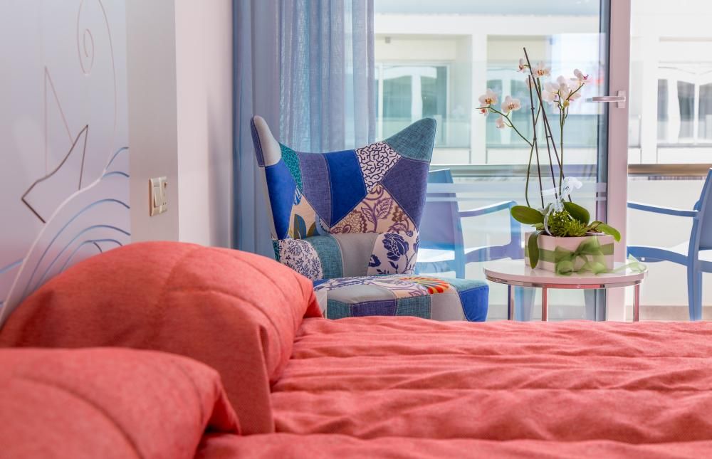 NICHOLAS COLOR HOTEL - 52