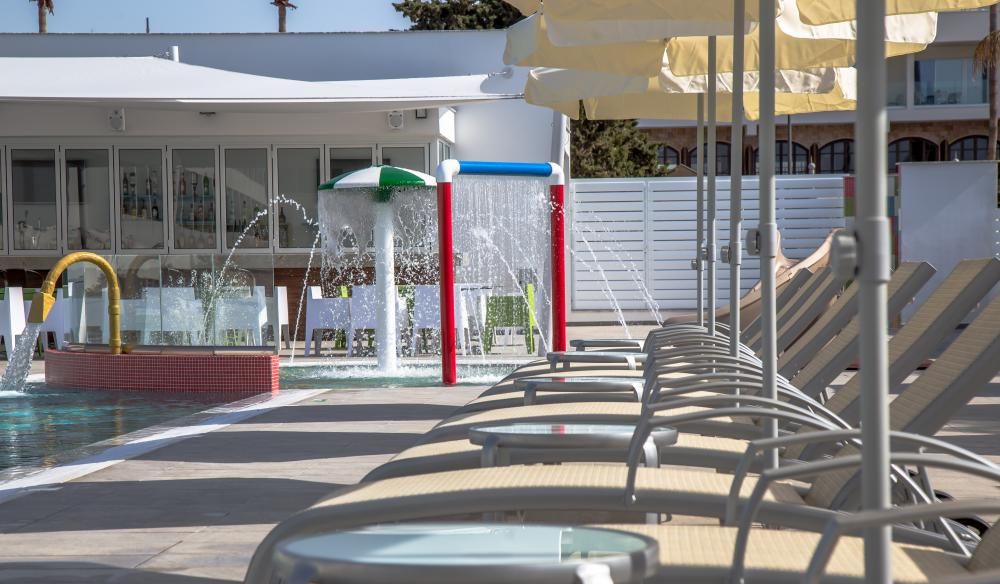 NICHOLAS COLOR HOTEL - 40