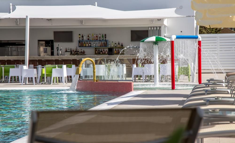 NICHOLAS COLOR HOTEL - 37