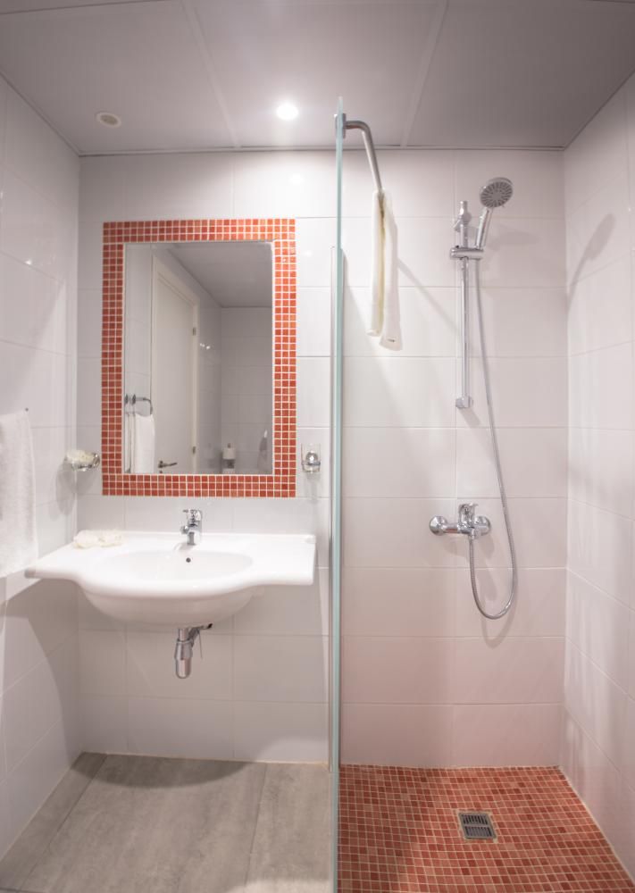 NICHOLAS COLOR HOTEL - 66