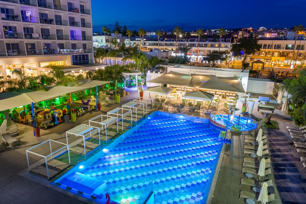 NICHOLAS COLOR HOTEL - 31