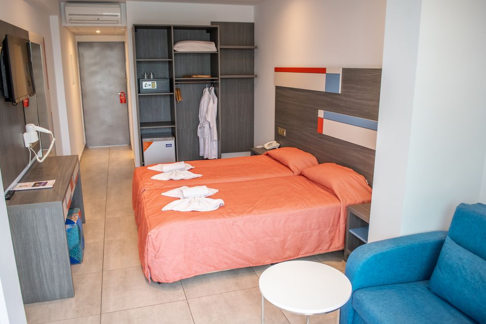 NICHOLAS COLOR HOTEL - 63