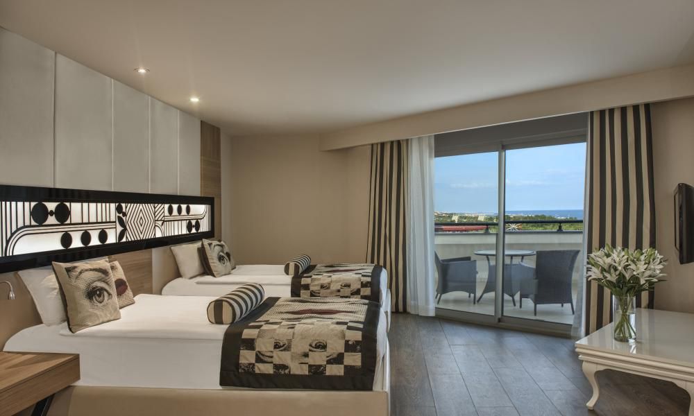 Delphin Imperial - 37