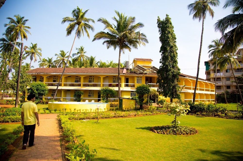 CARINA BEACH RESORT - 1