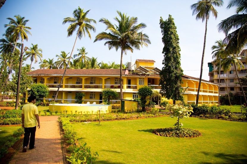 CARINA BEACH RESORT - 1