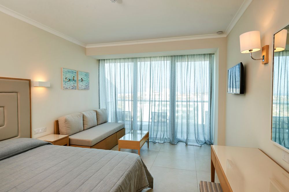 SUNRISE BEACH - 41