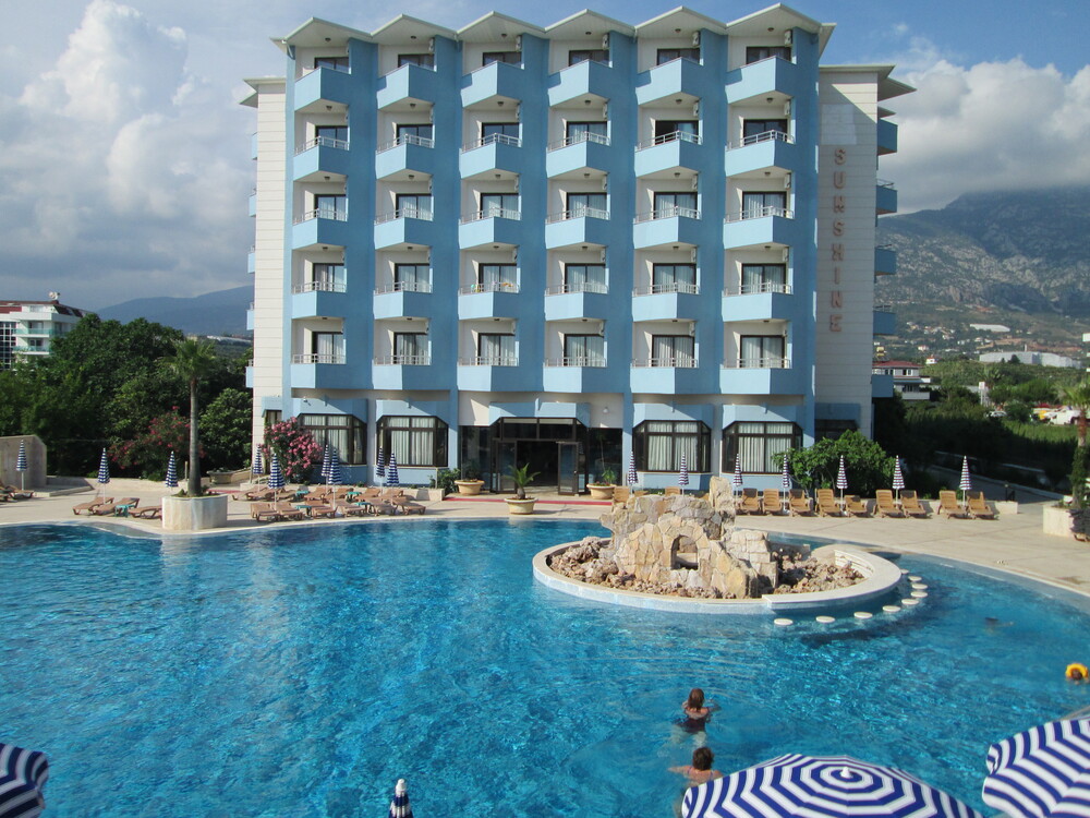 Sunshine Hotel - 2