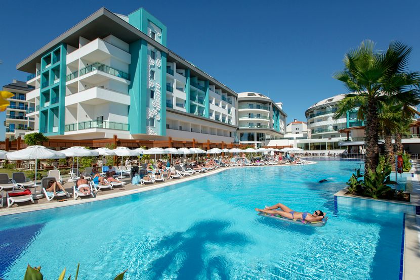 Seashell Resort & Spa - 1