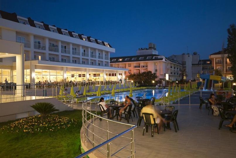 White Lilyum Hotel - 3