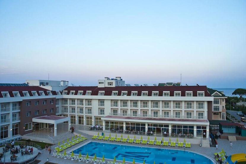 White Lilyum Hotel - 1