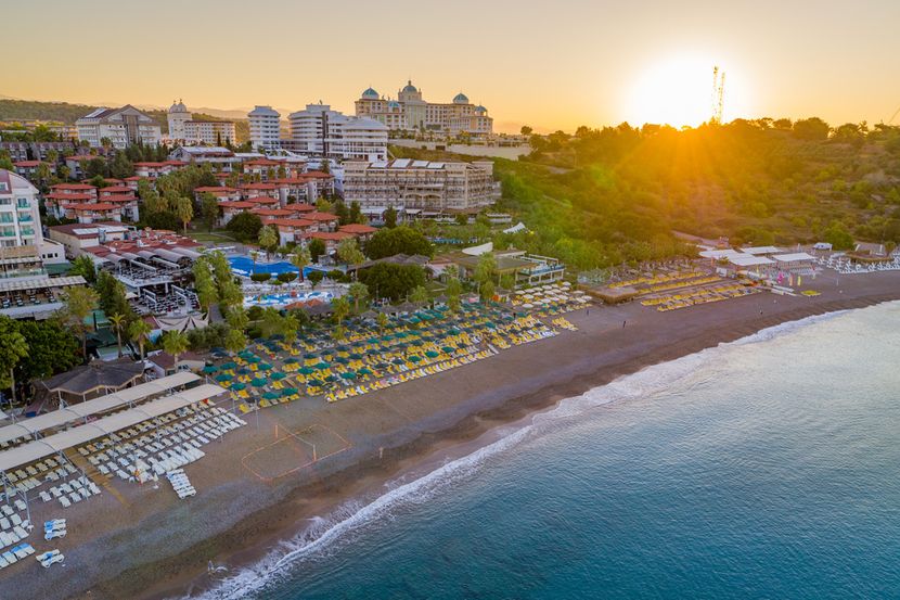 Justiniano Deluxe Resort - 6