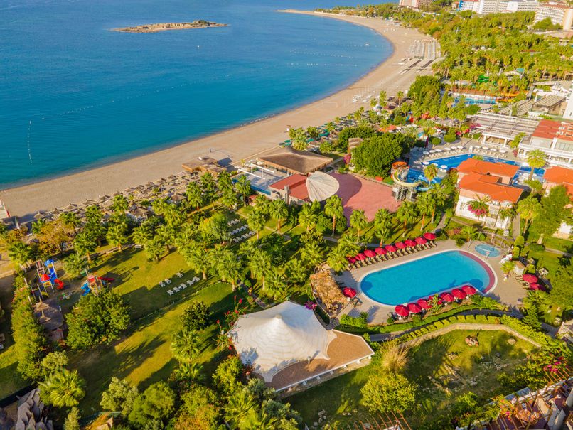 Justiniano Deluxe Resort - 3