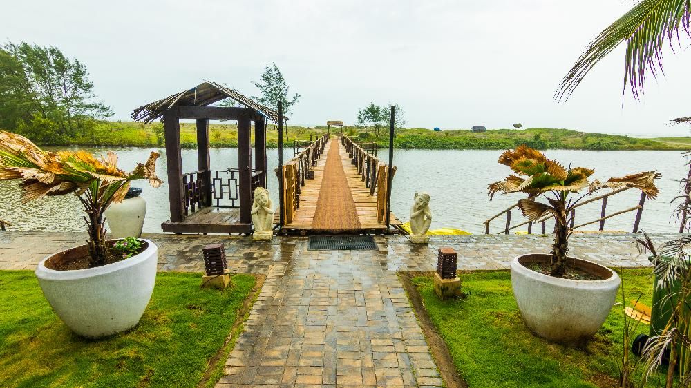 RIVA BEACH RESORT - 1