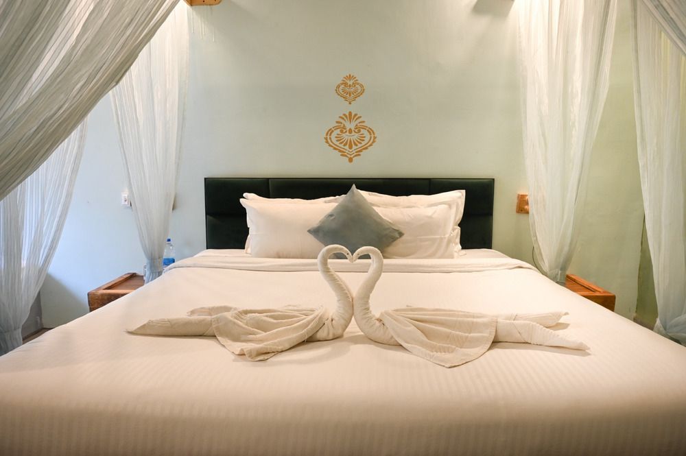 AMADI BEACH FRONT RESORT - 9