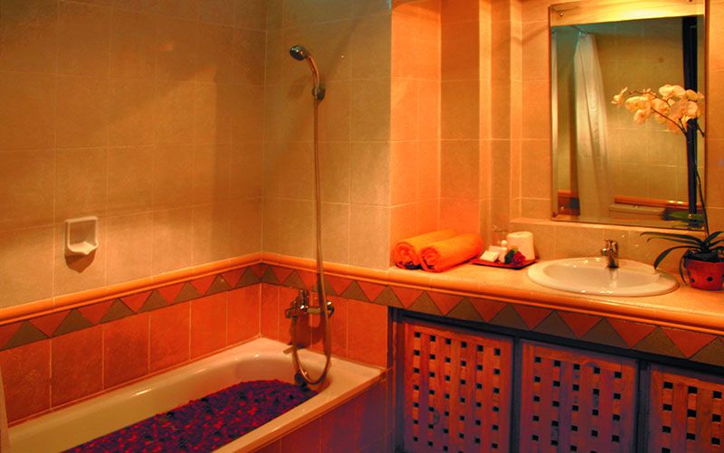 FOURTEEN ROSES BEACH  - 7