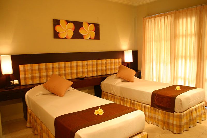 FOURTEEN ROSES BEACH  - 5